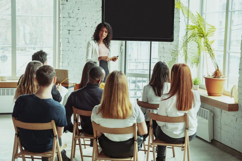 Professional English conversation classroom learning session